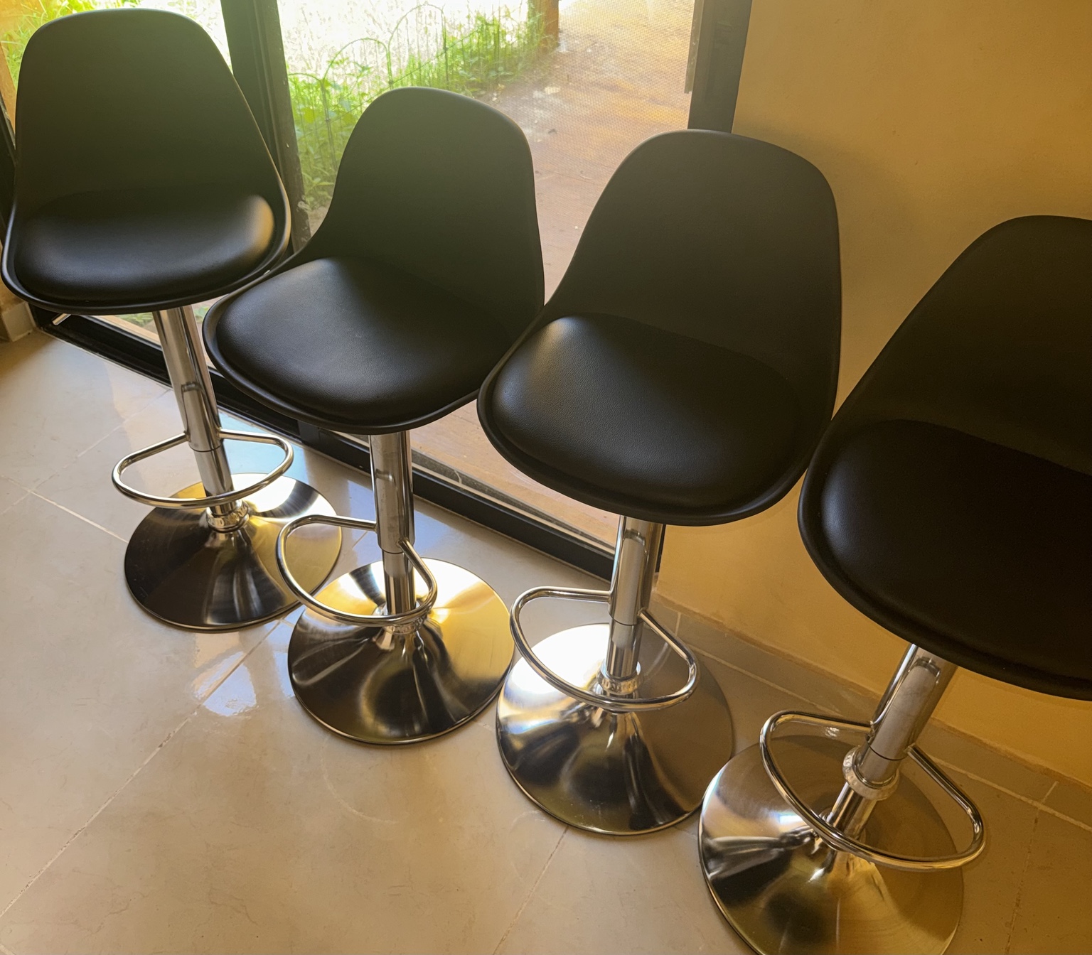 Set of 4 Adjustable Bar Stools
