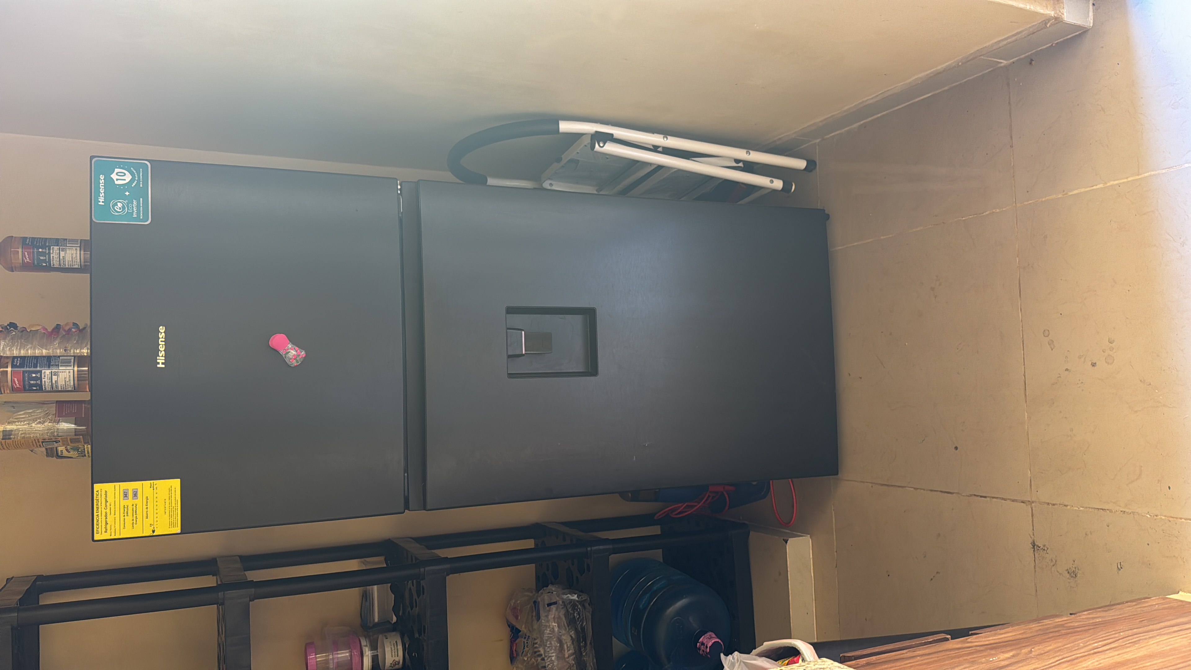 Hisense 382L Refrigerator